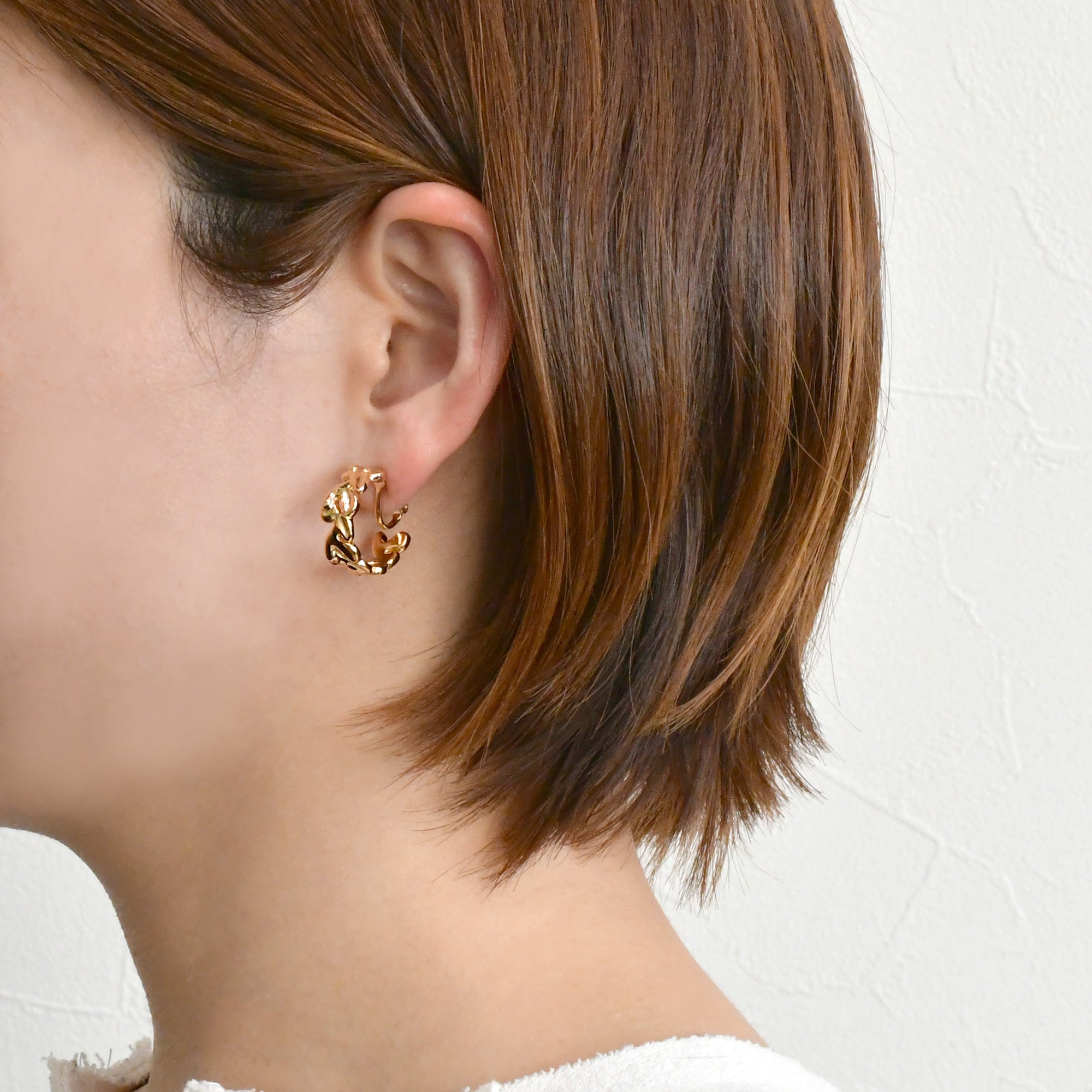 Metal Movement Hoop Clip Earrings