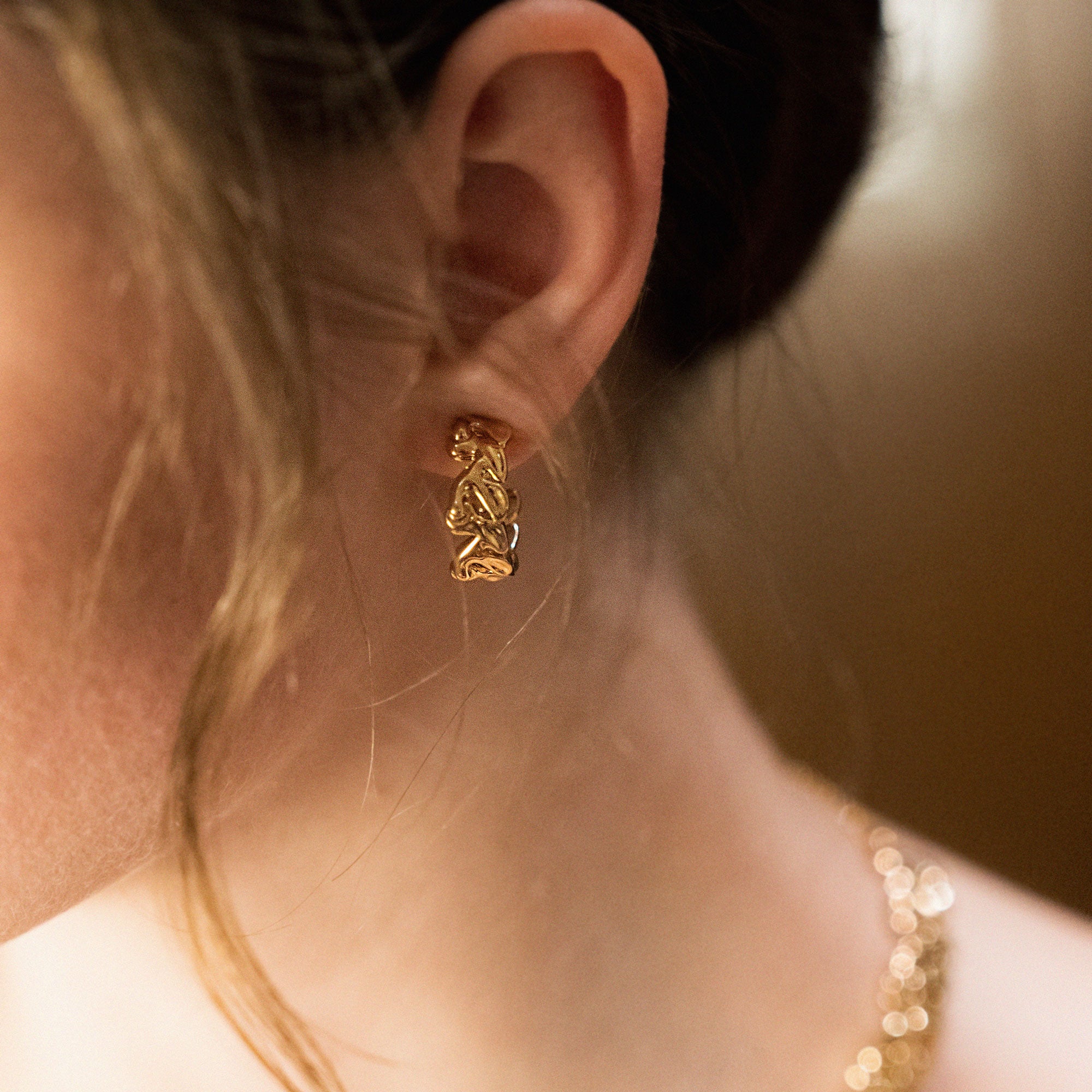 Metal Movement Hoop Pierced Earrings